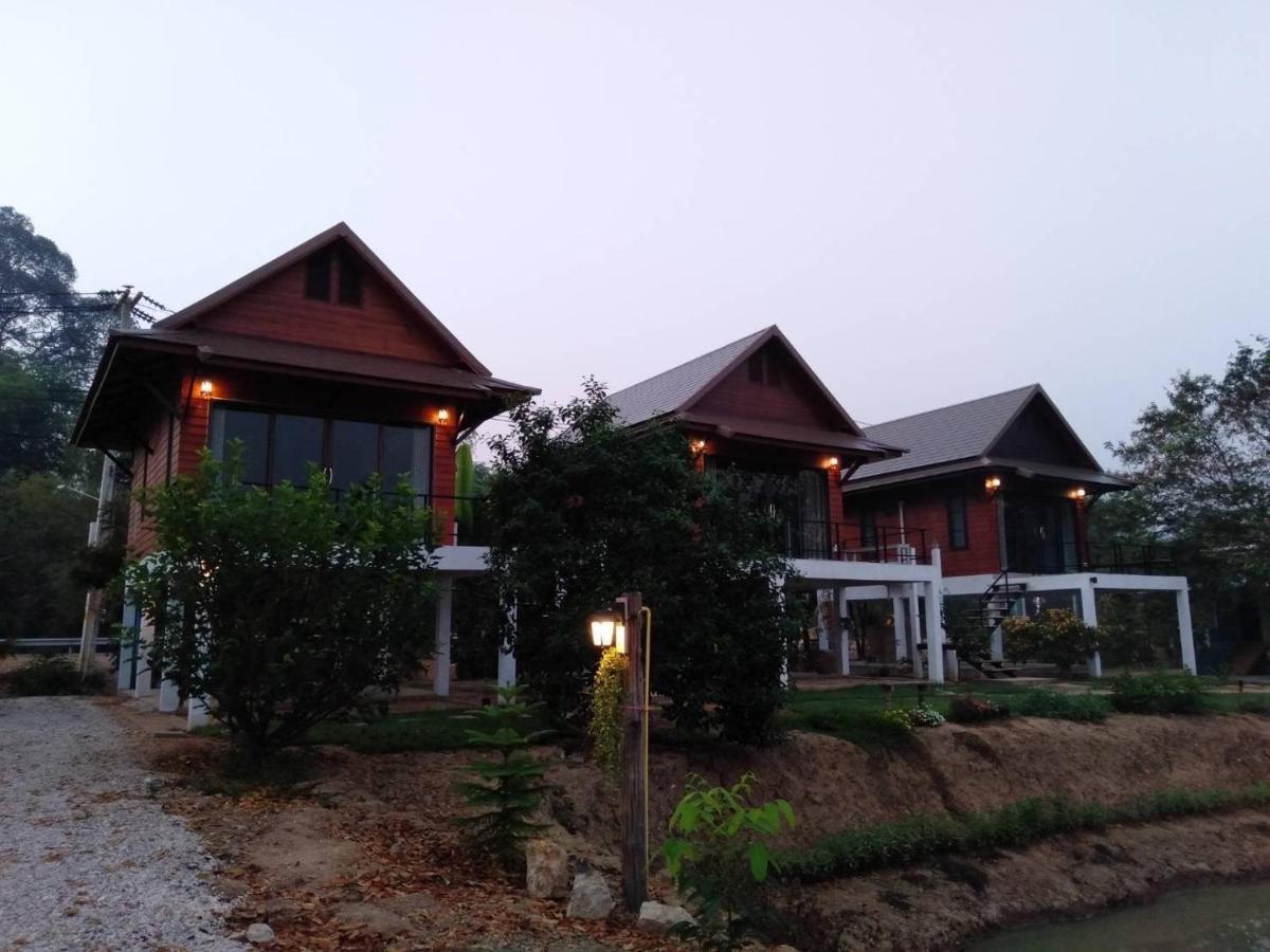 บ้านกลางเกาะ รีสอร์ท Uthai Thani Ngoại thất bức ảnh