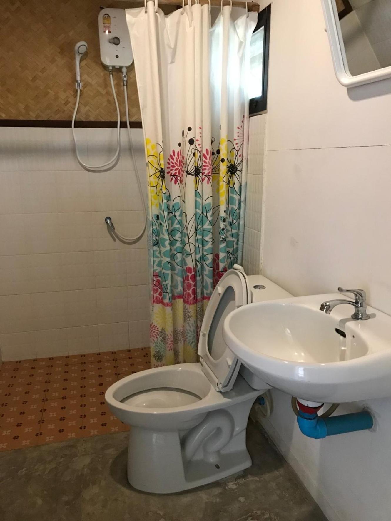 บ้านกลางเกาะ รีสอร์ท Uthai Thani Ngoại thất bức ảnh