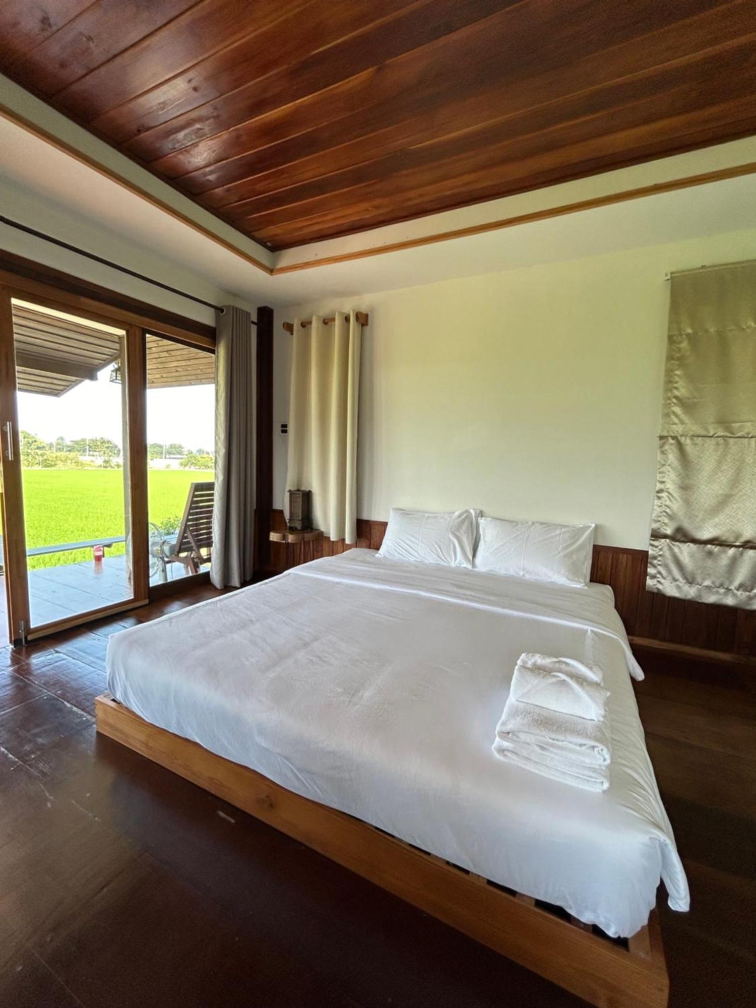 บ้านกลางเกาะ รีสอร์ท Uthai Thani Ngoại thất bức ảnh